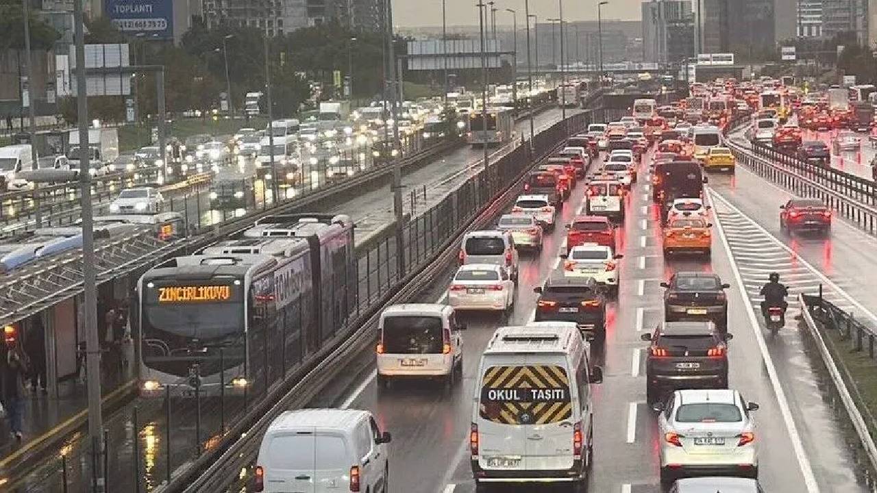 İstanbul'da akşam saati trafiği: Yoğunluk yüzde 89'a çıktı