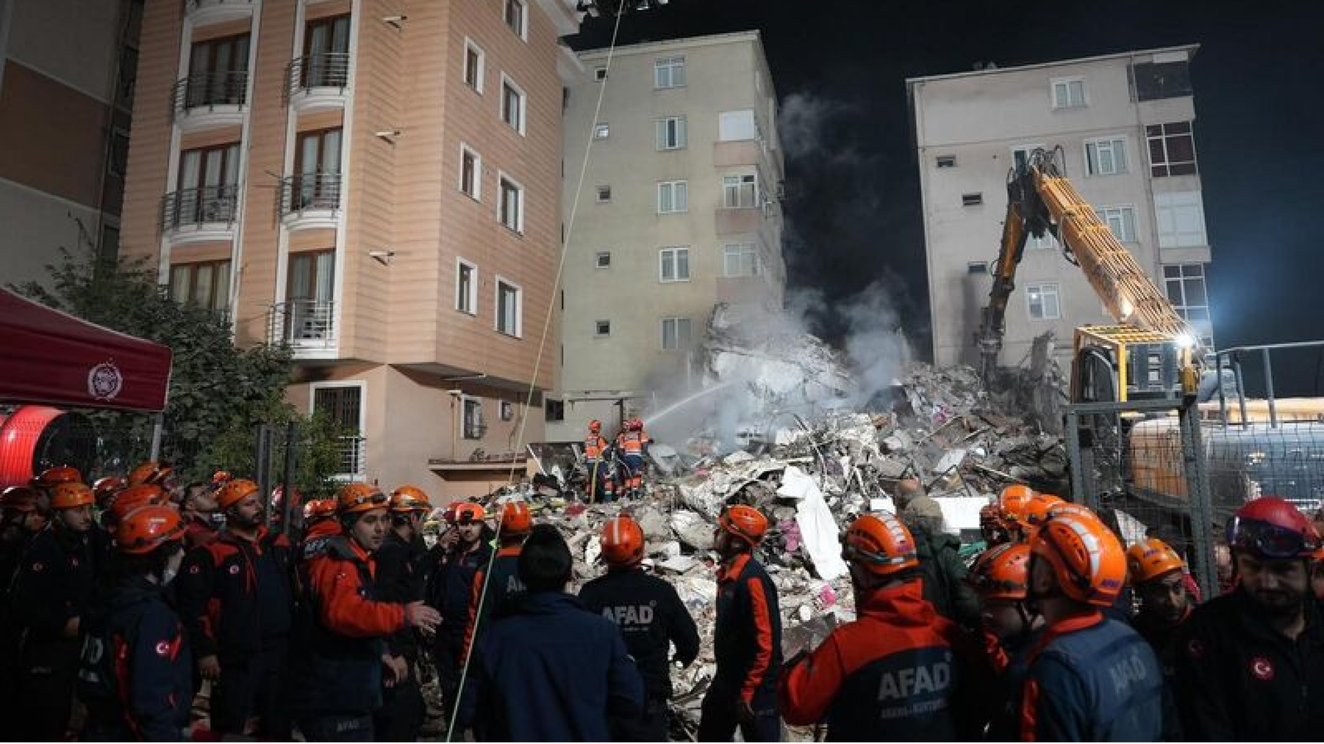 Maltepe'de çöken binada 5 kişi hayatını kaybetti