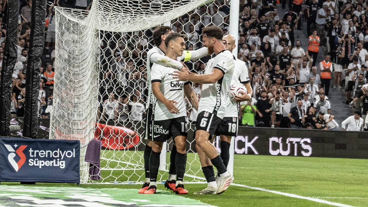 Beşiktaş, Erzurumspor’u 3 golle geçti: Maç fazlasıyla lider