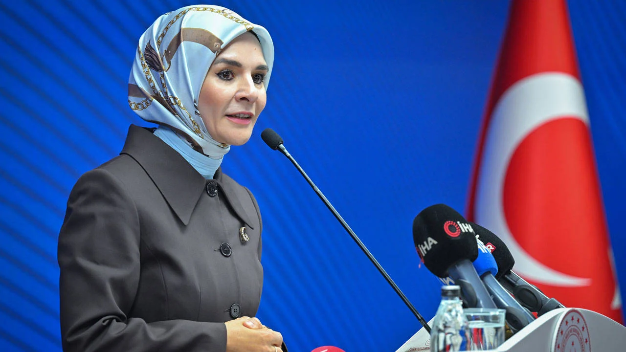 Bakan Mahinur Özdemir Göktaş'tan fon iddialarına yanıt: İsim benzerliği, ispatlanırsa istifa edeceğim