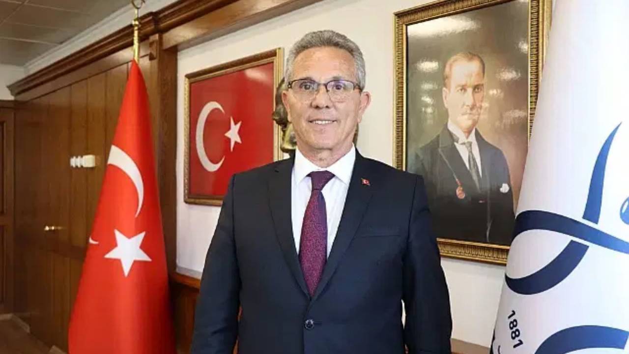 Bir belediye başkanı daha CHP'den istifa etti