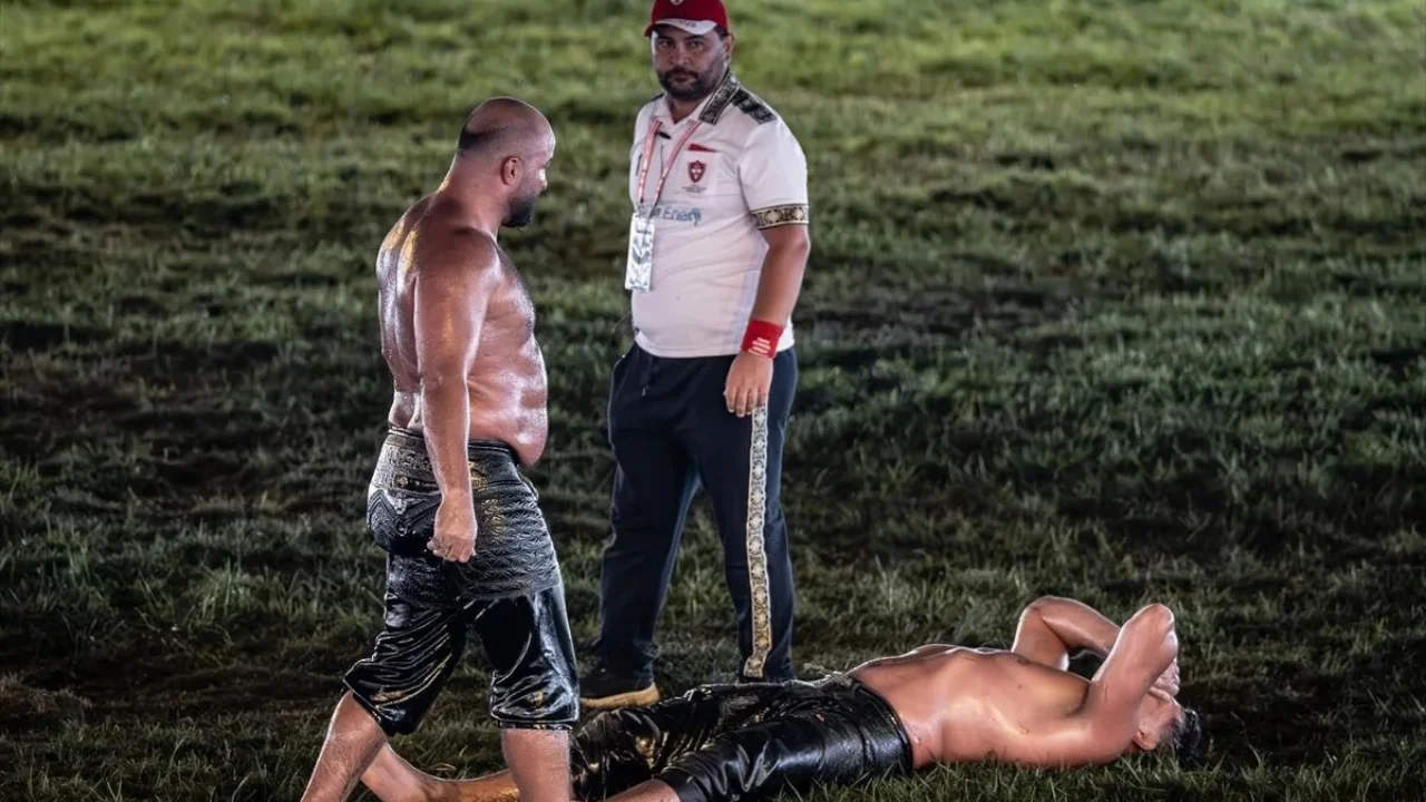 Yağlı Güreş Cumhurbaşkanlığı Kupası'nı Orhan Okulu kazandı