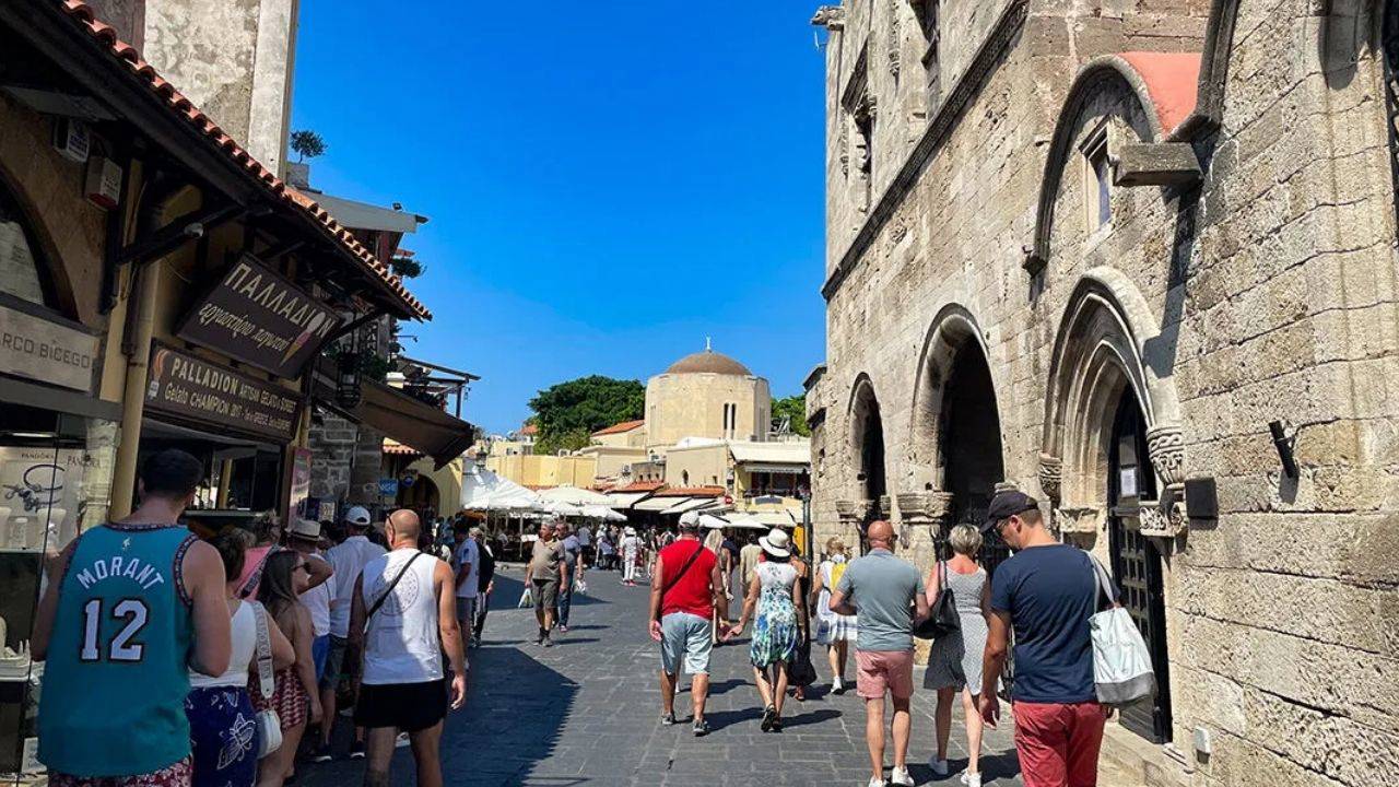 Rodos’ta gastroenterit alarmı: Yüzlerce vaka tespit edildi
