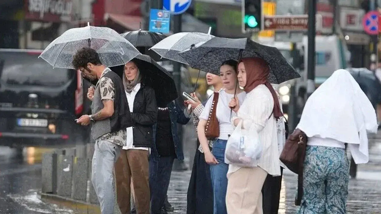 Meteoroloji'den yağış uyarısı: 60'dan fazla ilde gök gürültülü sağanak bekleniyor