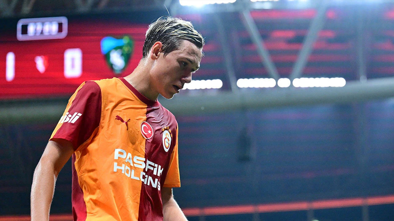 Aleksey Batrakov’tan Galatasaray taraftarına övgü: “Beni hemen oyuna al, hazırım”
