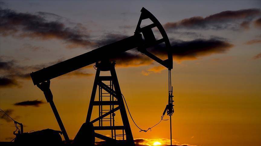 Petrolde Hürmüz gerilimi: Haftayı yüzde 4 yükselişle kapatmaya hazırlanıyor