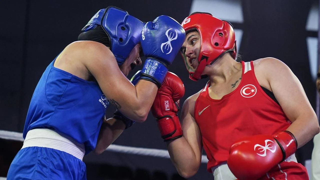 Busenaz Sürmeneli'den Avrupa Boks Şampiyonası’nda büyük başarı