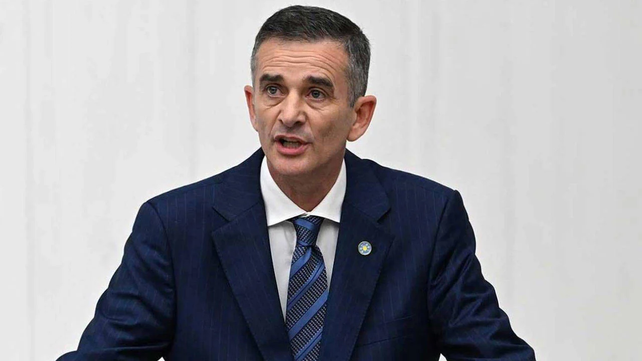 AKP'ye geçeceği iddia edilmişti: Ümit Dikbayır'dan açıklama
