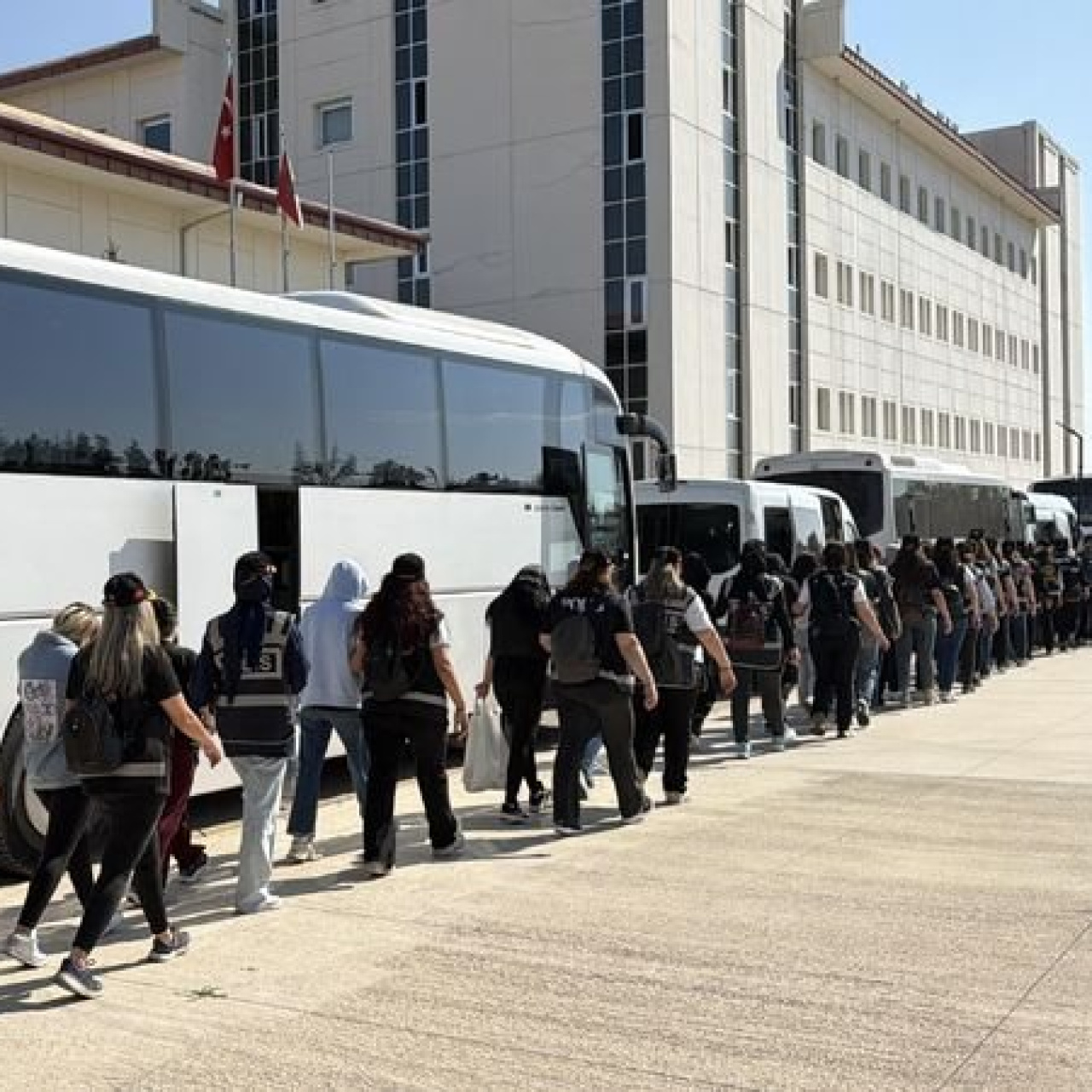 Suç örgütü üyesi 818 şüphelinin mal varlıklarına el konuldu