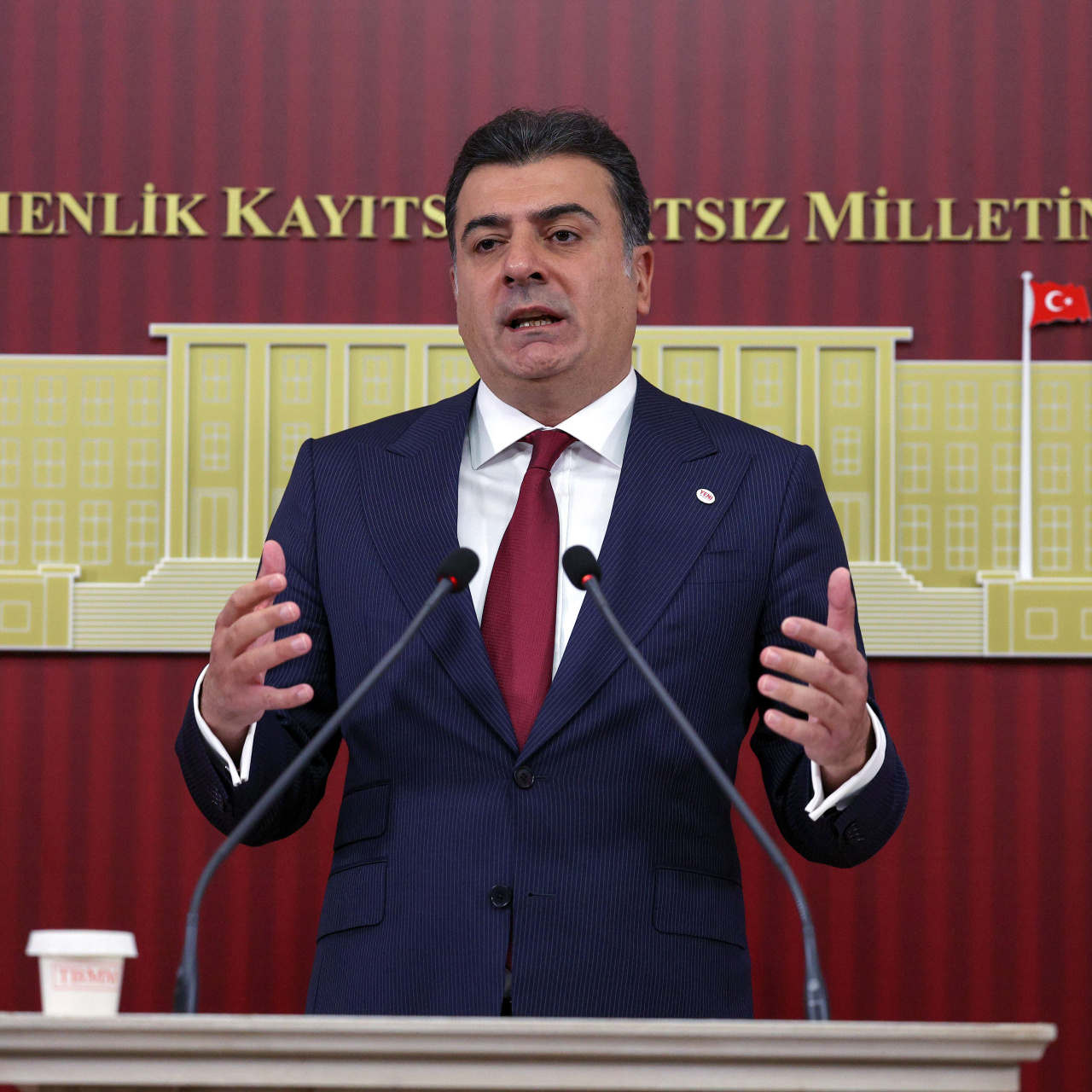 CHP'li Emre kongre takvimini açıkladı