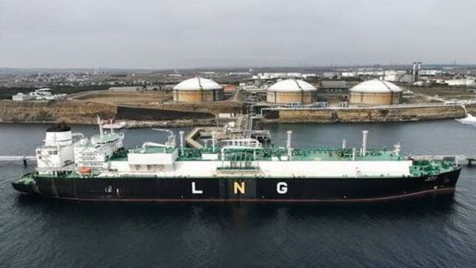 Küresel LNG piyasasındaki daralma AB'yi alternatiflere yöneltiyor