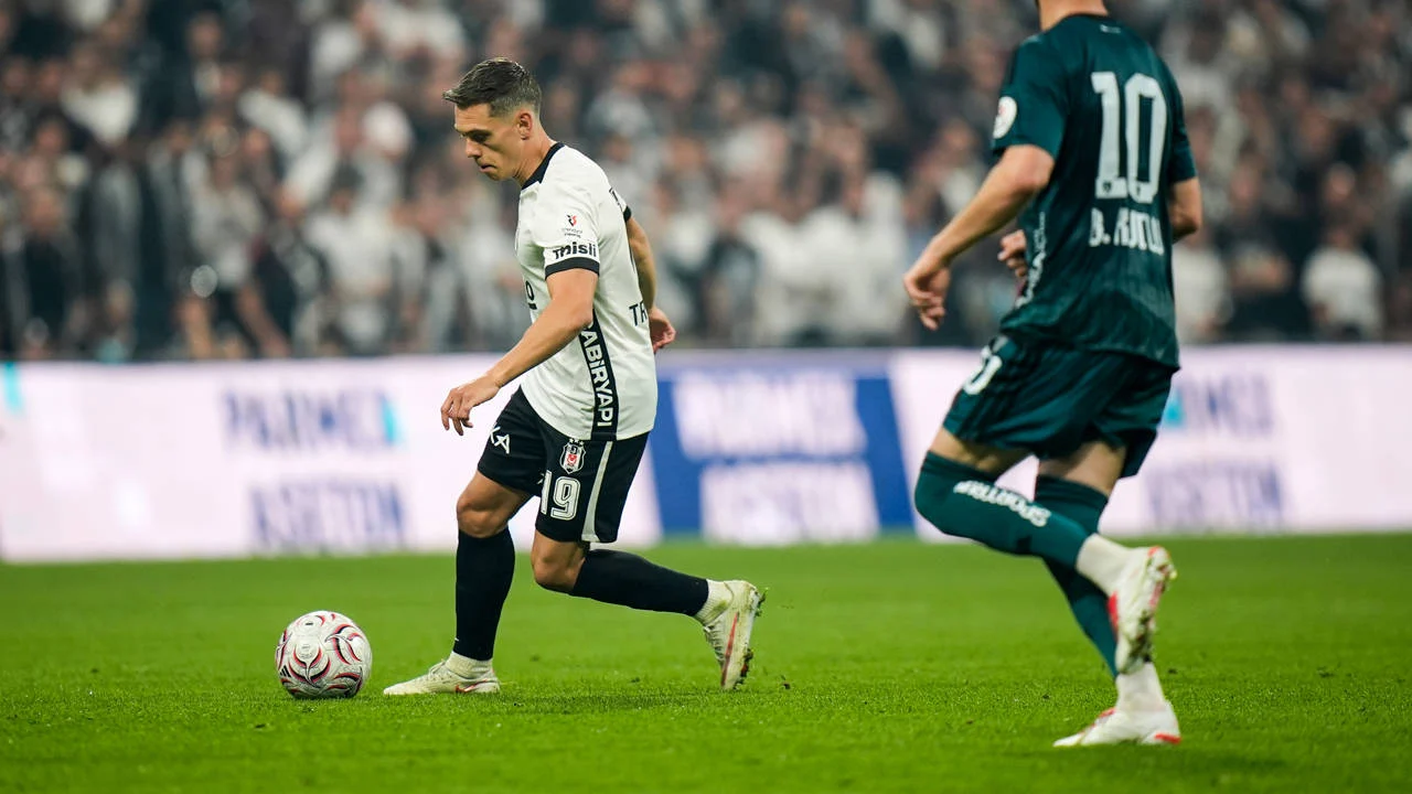 Beşiktaş, Kocaelispor'u yenerek ikinci sıraya yükseldi