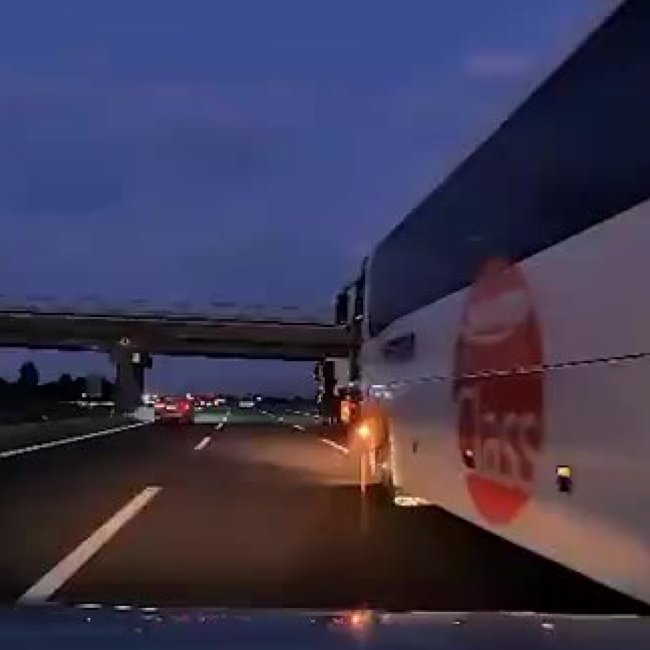 Otobüs kaza yaptırdı! Çığlıklar yükseldi!