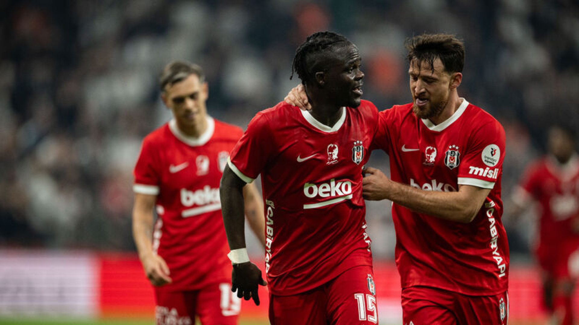 Olaitan gollerine devam ediyor!