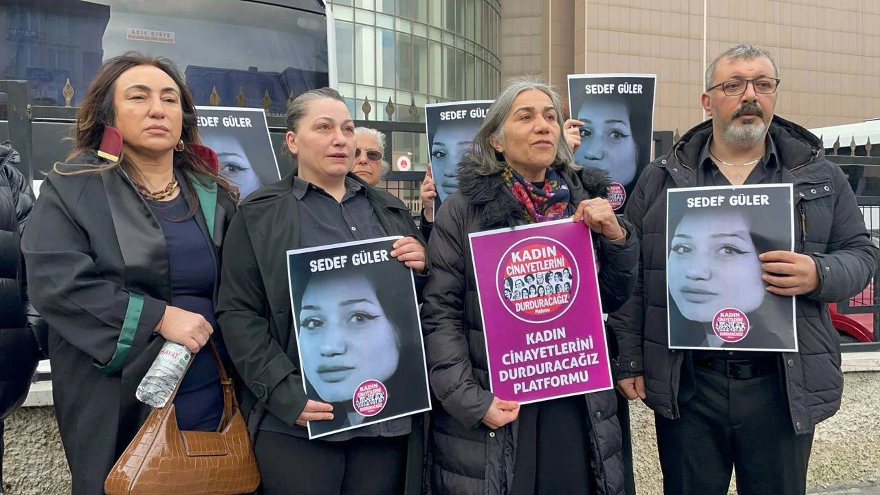 "Görevinizi yapın ve bunları dışarı atın": Sedef Güler cinayeti davasında avukatlar polis zoruyla salondan çıkarıldı!