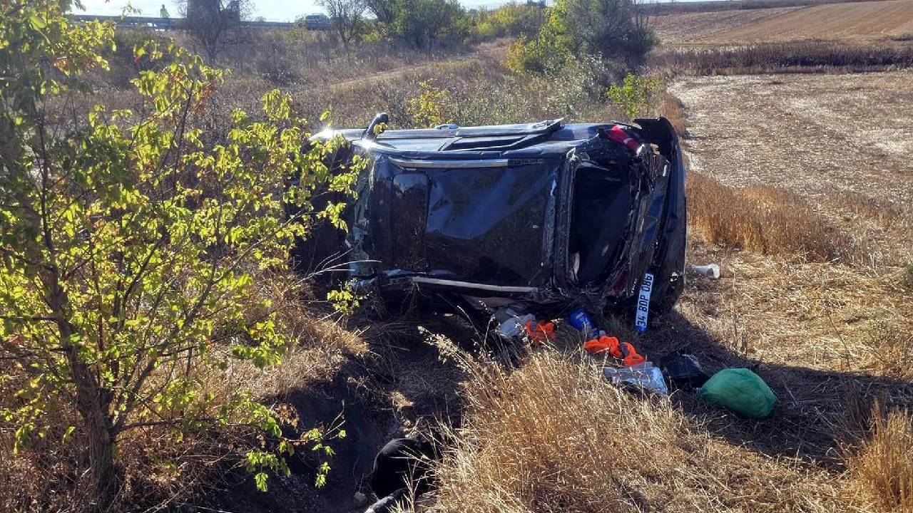 Tekirdağ'da otomobil takla attı: 1 kişi hayatını kaybetti, 2 kişi yaralandı