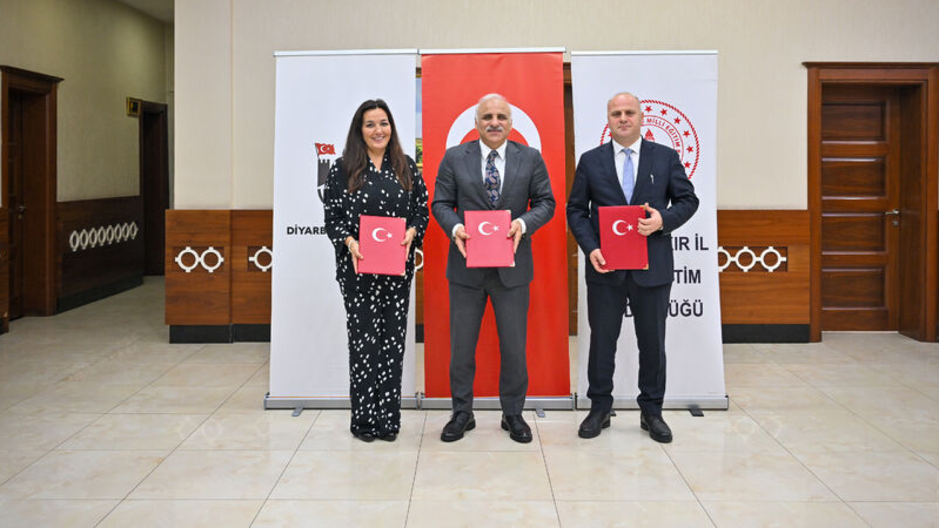 Diyarbakır'da okul yapımı protokolü