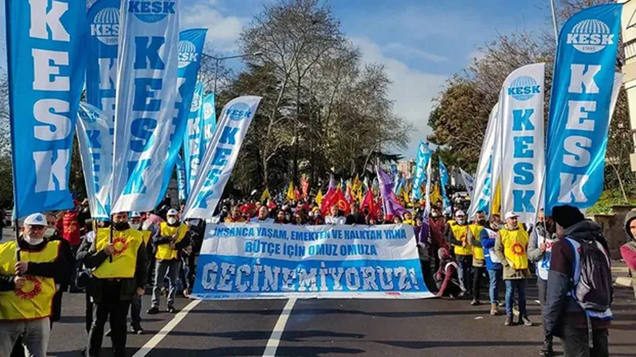 Vesayet altındaki sınıf mücadelesinin geleceği çıkış yolları