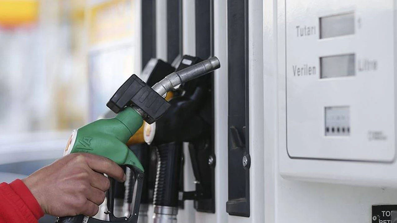 Akaryakıtta gözler 1 Ekim'e çevrildi: Benzin, motorin ve LPG'ye dev zam beklentisi