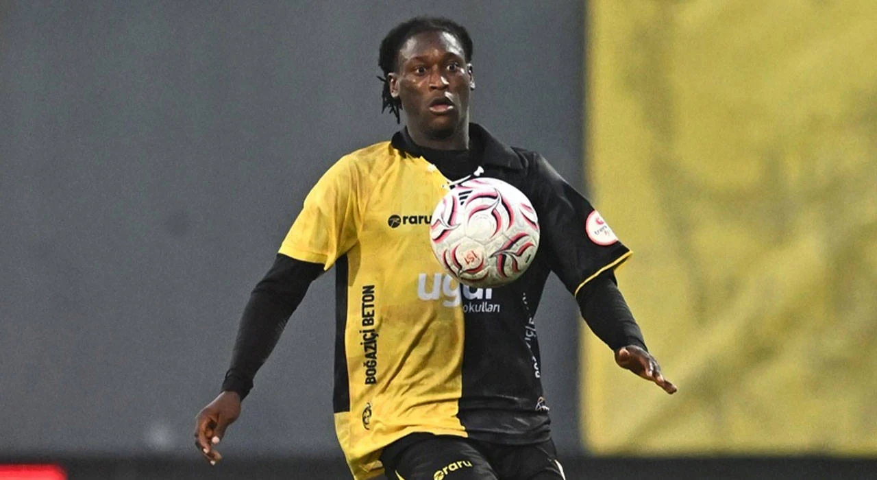 19 yaşındaki futbolcu maç sonrası fenalaştı: Elvin Mendy hastaneye kaldırıldı