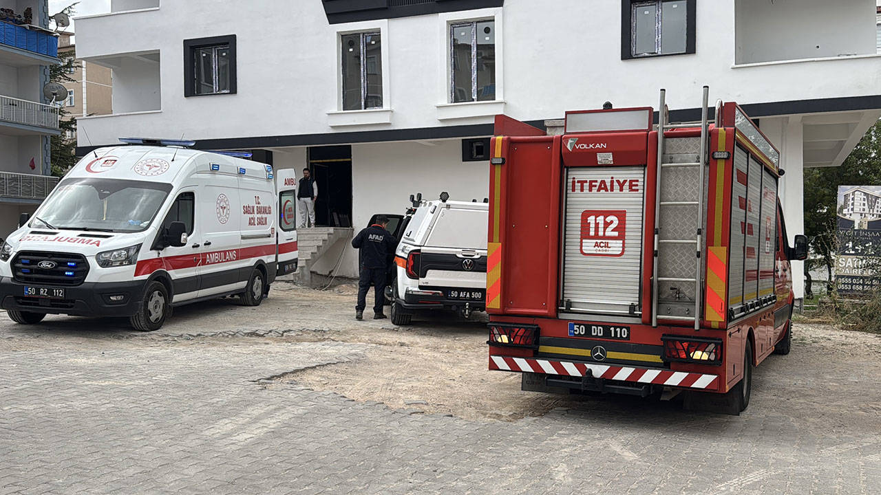 Nevşehir'de iş kazası: İnşaatın asansör boşluğuna düşen 2 işçi yaralandı