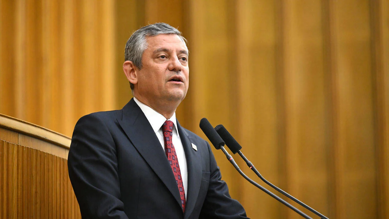 YENİ Parti Lideri Özel'den tutuklu ve ev hapsindeki gazetecilere dayanışma telefonu