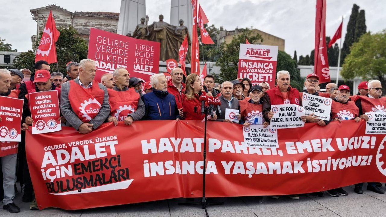 DİSK'in Emekçi Buluşması'nda Halk TV'ye kayyum atanmasına tepki