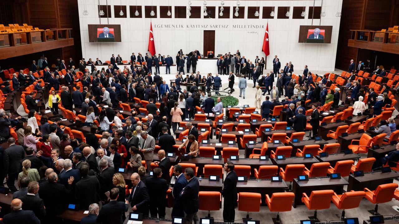 AKP çalışma grubu oluşturdu: Fon tasfiyesine yönelik kanun teklifi hazırlanıyor