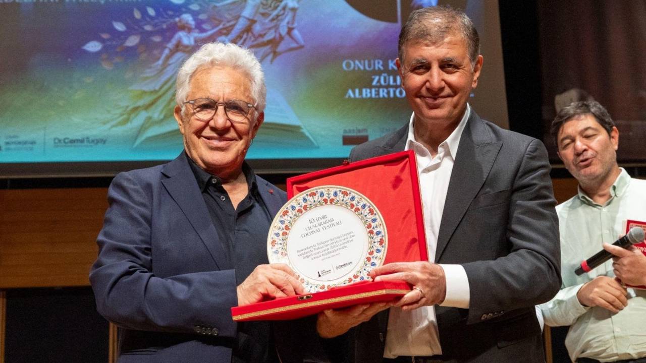 İzmir’de edebiyatın 10 yıllık yolculuğu