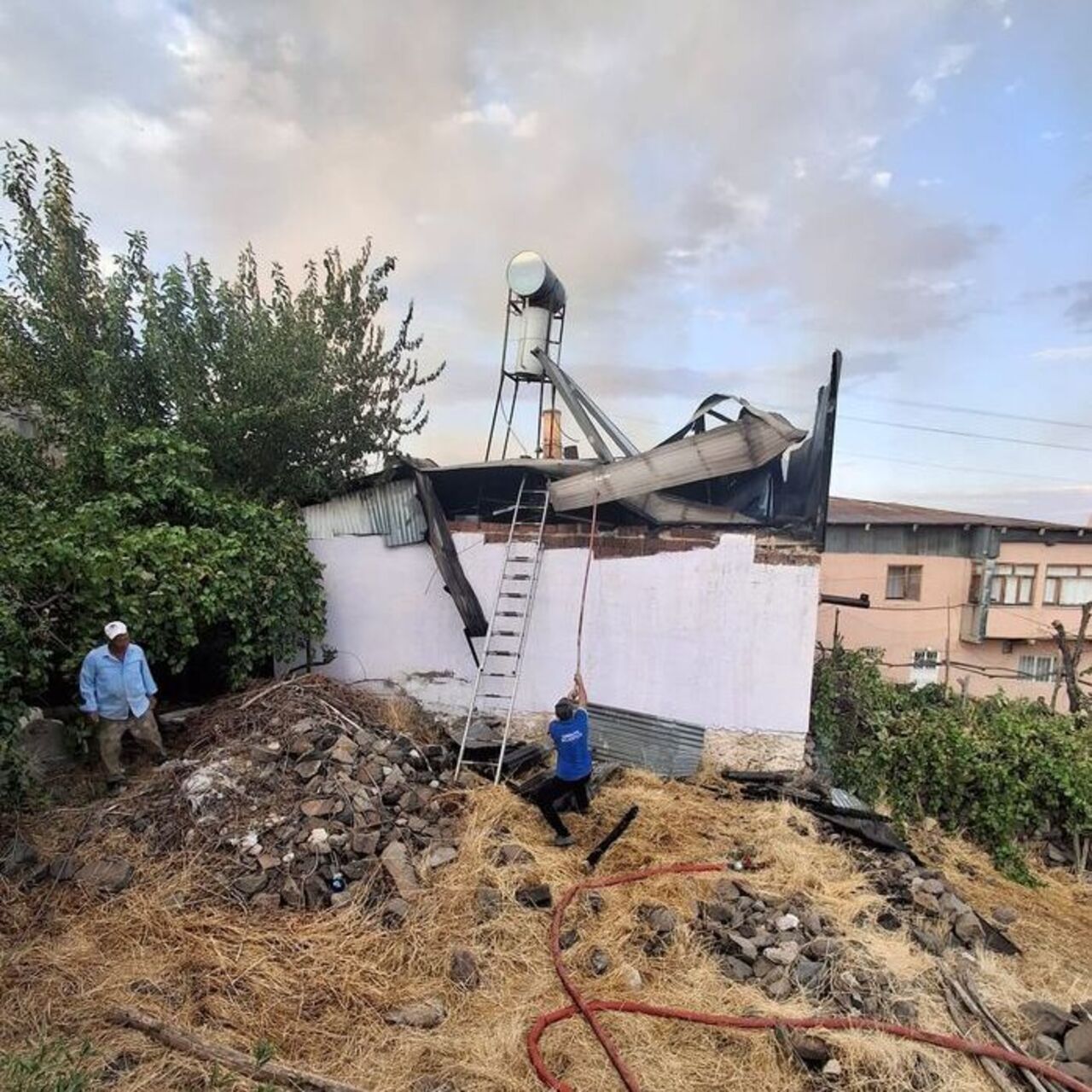 Erzincan'da yangın: 8 ev küle döndü!