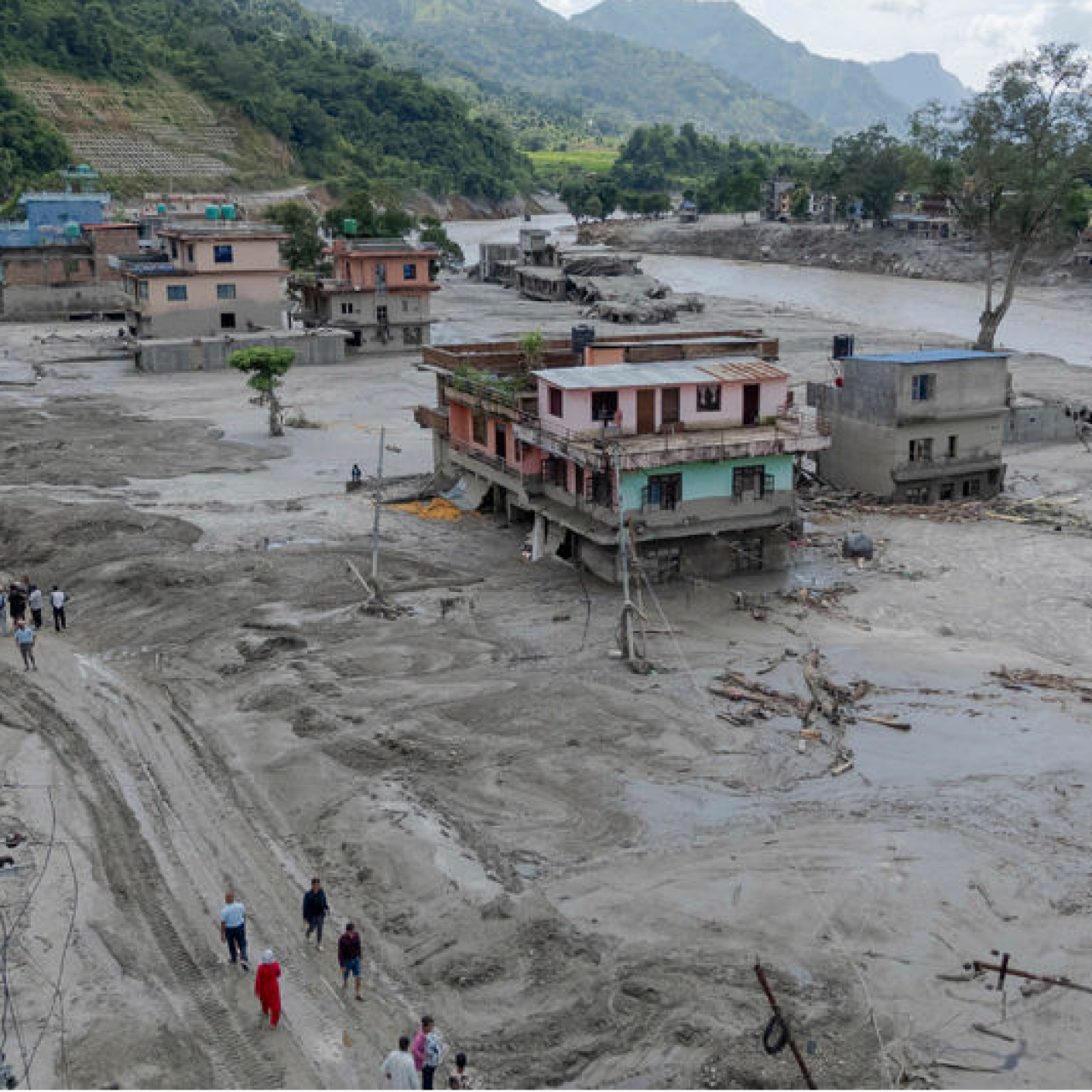 Nepal'de peş peşe felaketler: Can kaybı yükseliyor!