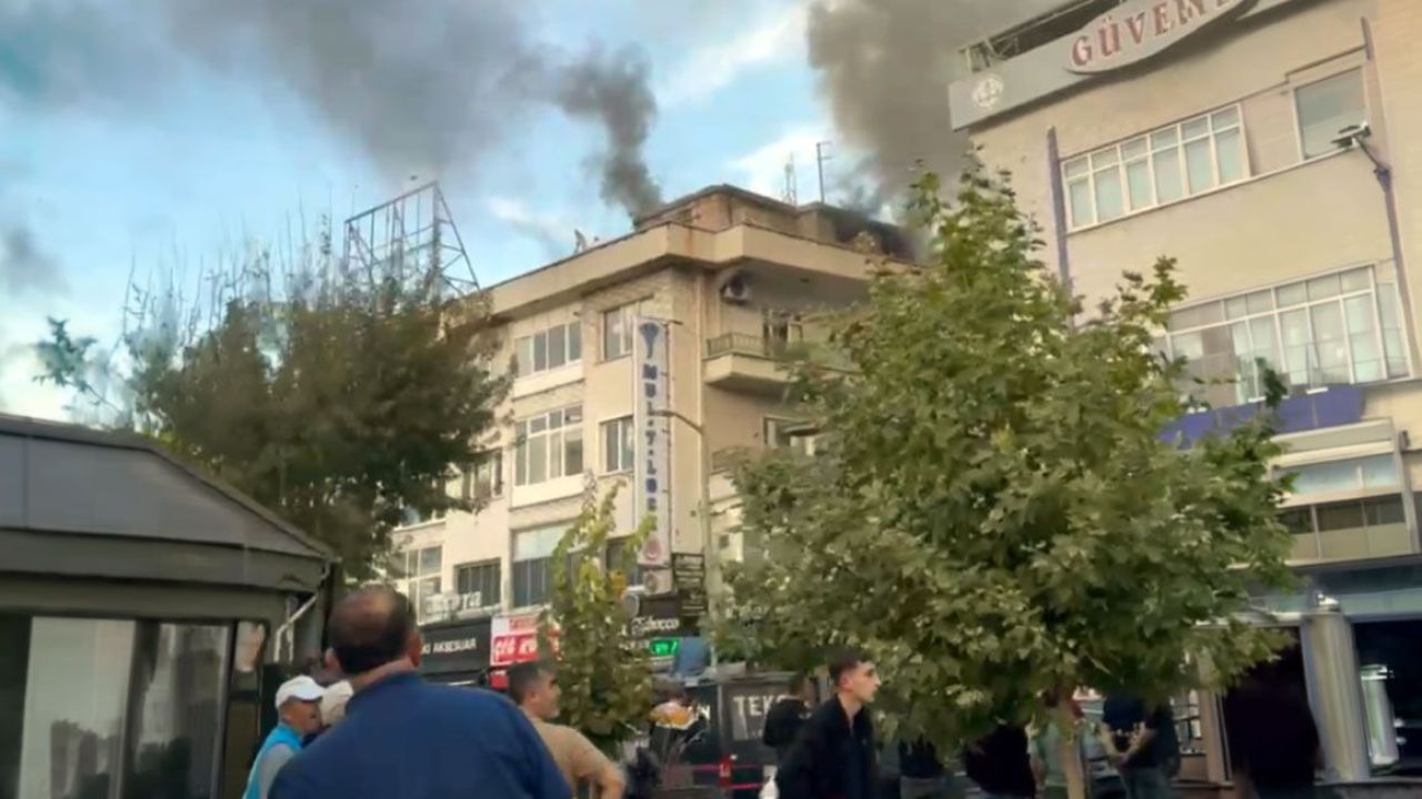 Karaman İsmetpaşa Caddesi'nde Yangın