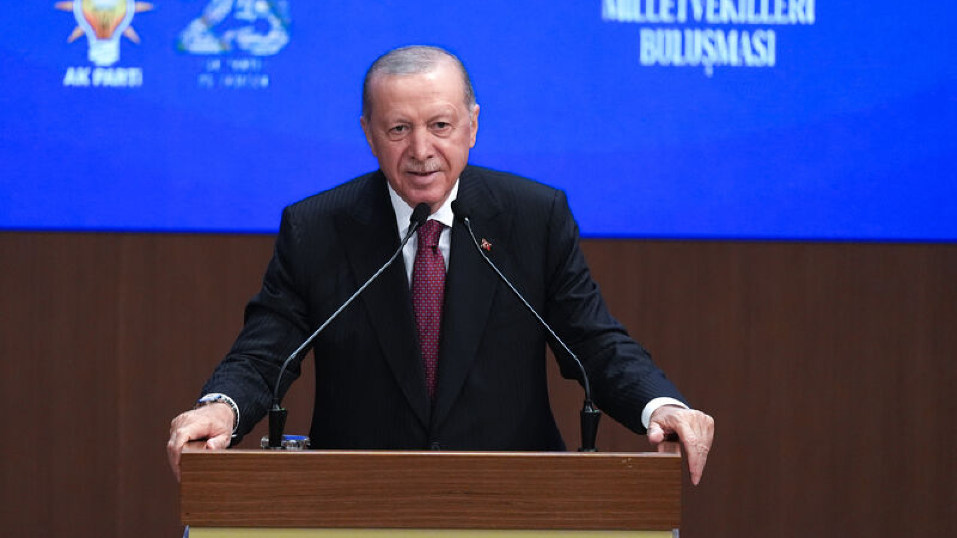 "Uluslararası Demokratlar Birliğini tebrik ediyorum"