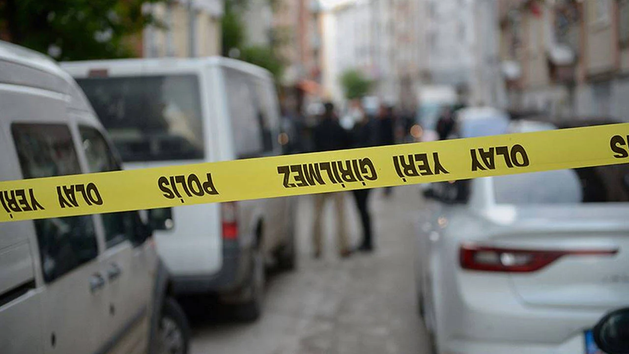 Ankara'da park halindeki otomobilde 2 kişi ölü bulundu