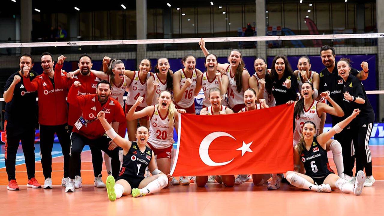 Gençlerden tarihi başarı: U17 Voleybol Milli Takımı, Dünya Şampiyonası'nda finalde