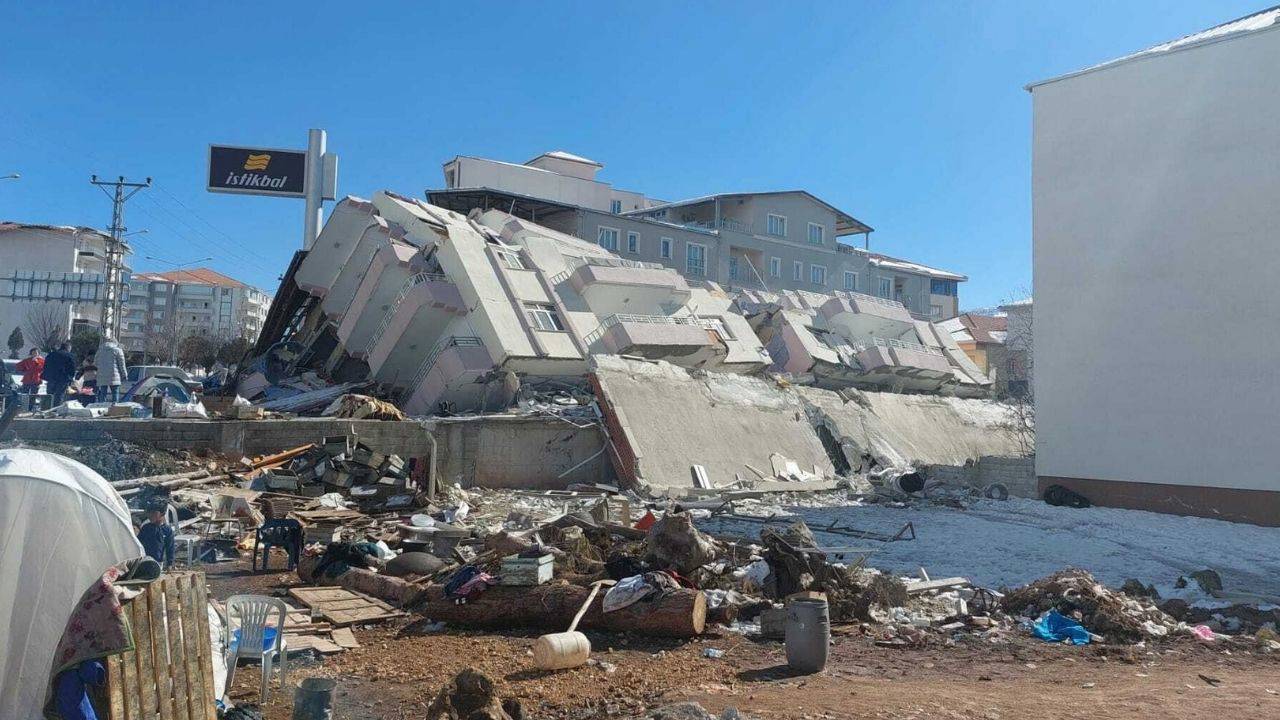 Deprem davasında bilirkişi raporu 1 yıl 7 aydır gelmedi
