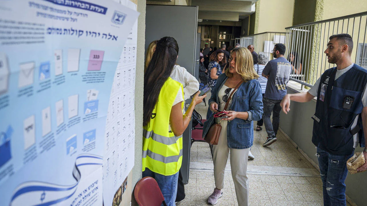 İlk sonuçlar geldi: Netanyahu, muhalefetin gerisinde