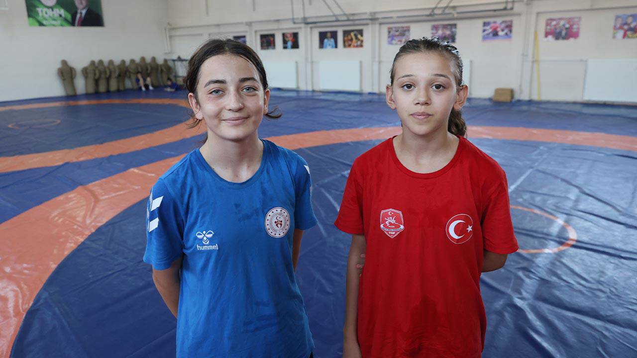 Genç güreşçilerin hedefi Yasemin Adar’ın izinden yürümek