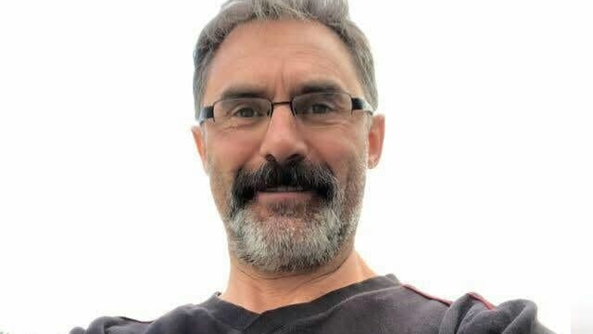 Feci ölüm! Öğretmen ağaçtan düştü!