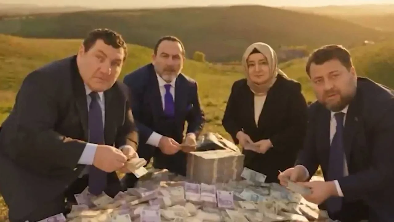 Saadet Partisi'nden AKP'nin İzmir videosuna 'fon' vurgulu gönderme