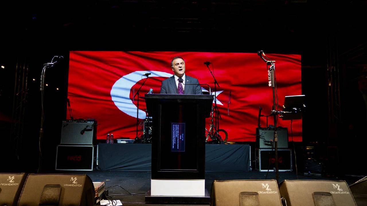 İBB Başkanvekili Nuri Aslan: Yaşasın Türkiye, yaşasın egemenlik, yaşasın Cumhuriyet!