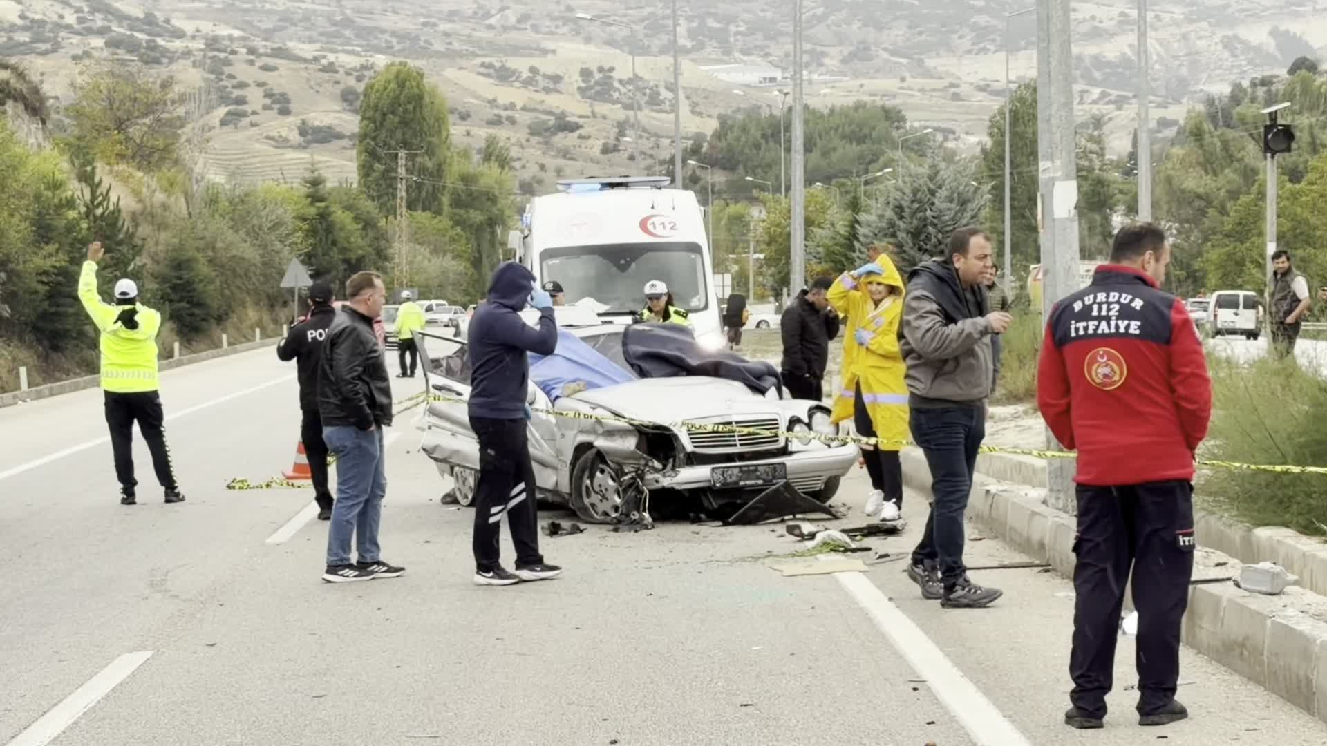 Düğün yolunda kaza: 1 ölü, 4 yaralı