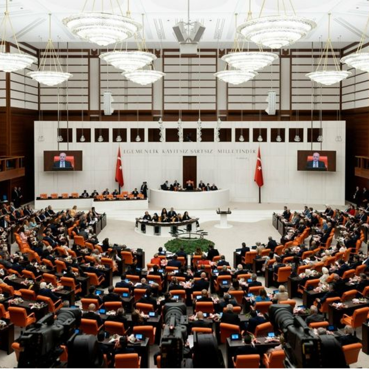 Yeni dokunulmazlık dosyaları Meclis'te