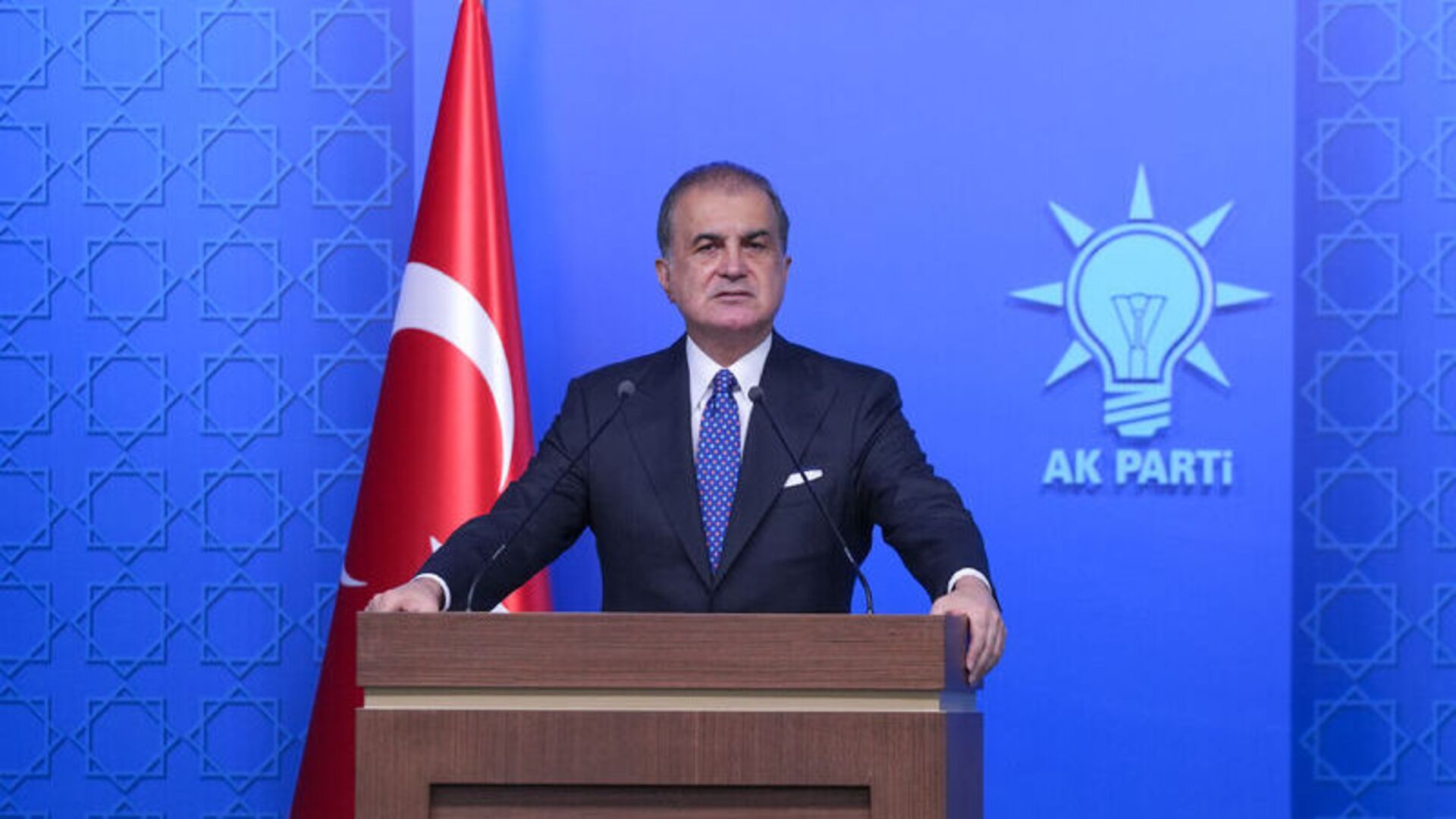 Çelik'ten havalimanı saldırılarına kınama
