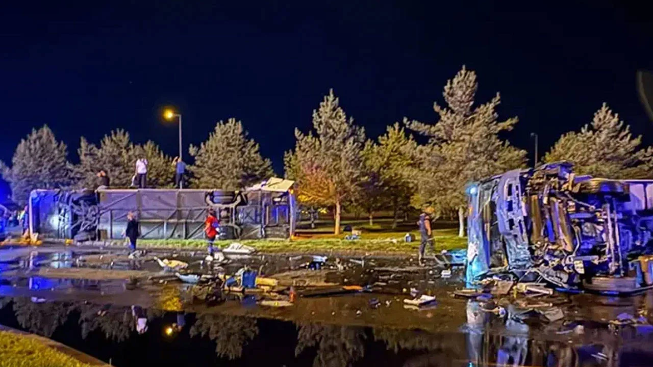 Kayseri’de yolcu otobüsü yakıt tankeri ile çarpıştı: 35 kişi yaralandı