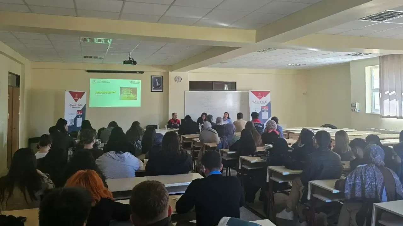 Karaman'da Gıda Sektörü Temsilcileri Üniversite Öğrencileriyle Buluştu