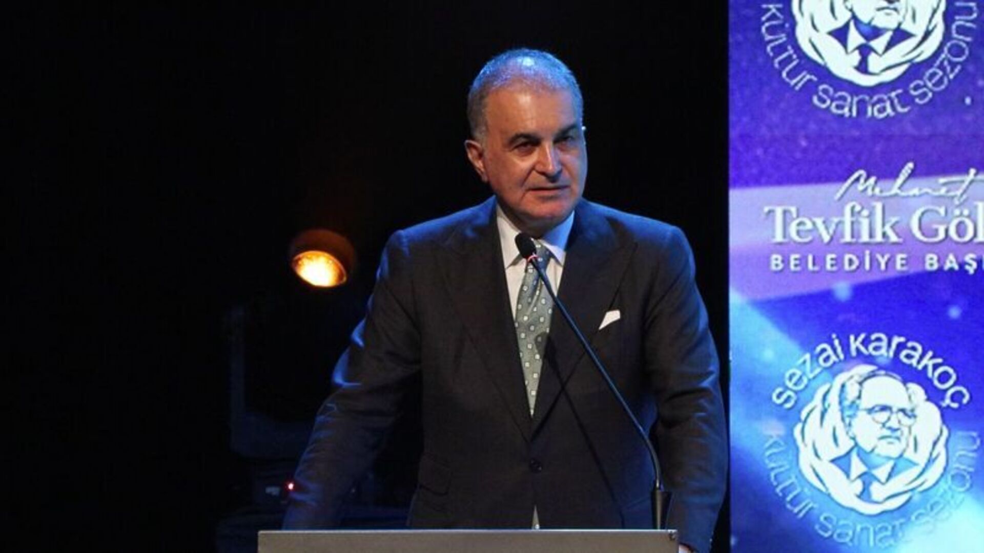 Özdemir Bayraktar'ı andı