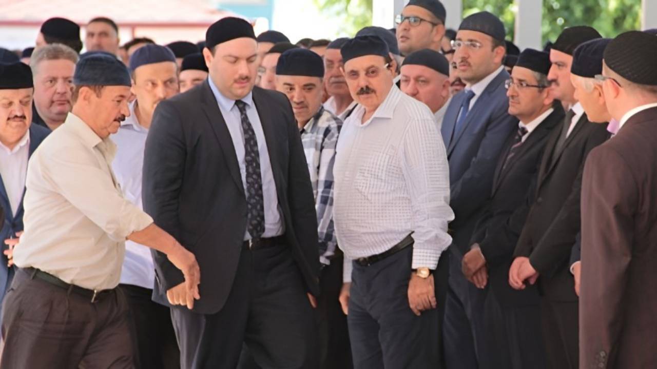 Tarikatların karnı Saray'da doyuyor