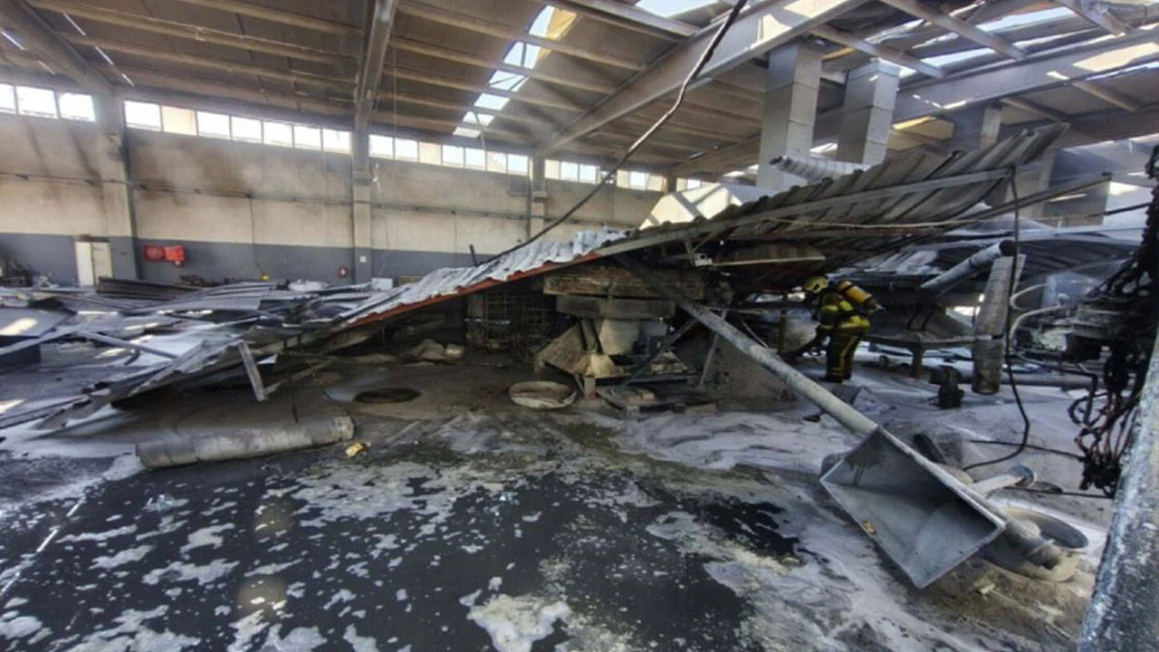 İzmir'de metal fabrikasında patlama: 3'ü ağır 7 işçi yaralandı