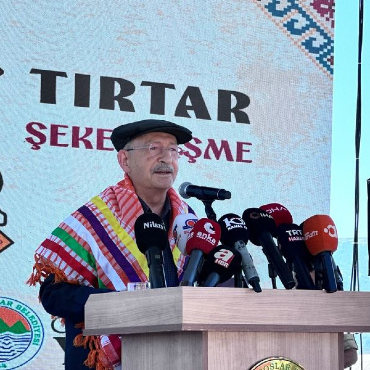 "Türkiye'nin tehditlere karşı birlik olması lazım"
